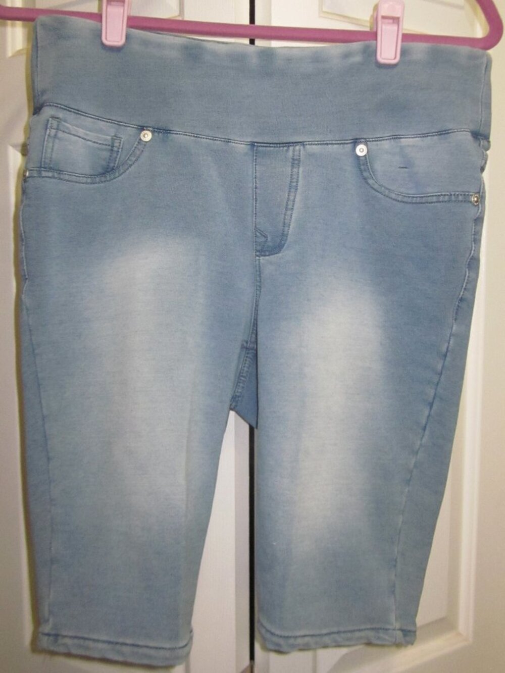 DG2 Diane Gilman Knit Flex Denim Bermuda Shorts Sz M